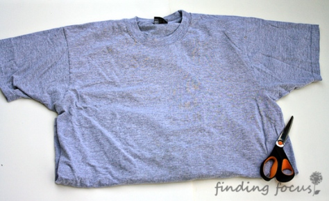 gray t-shirt, grey tshirt, grey t-shirt, t-shirt and scissors, materials for creating t-shirt yarn